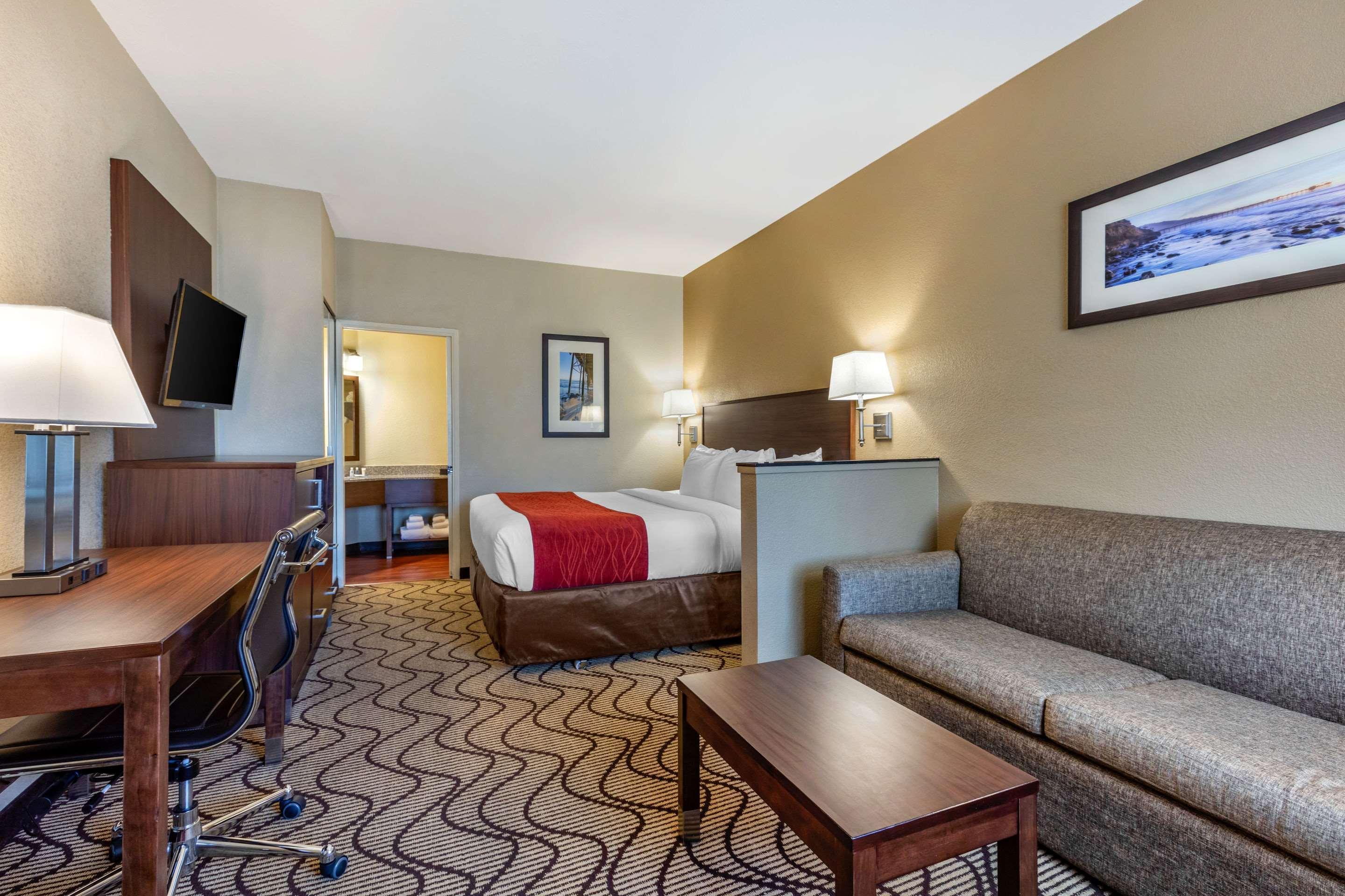 Comfort Inn & Suites Orange County John Wayne Airport Санта-Ана Екстер'єр фото