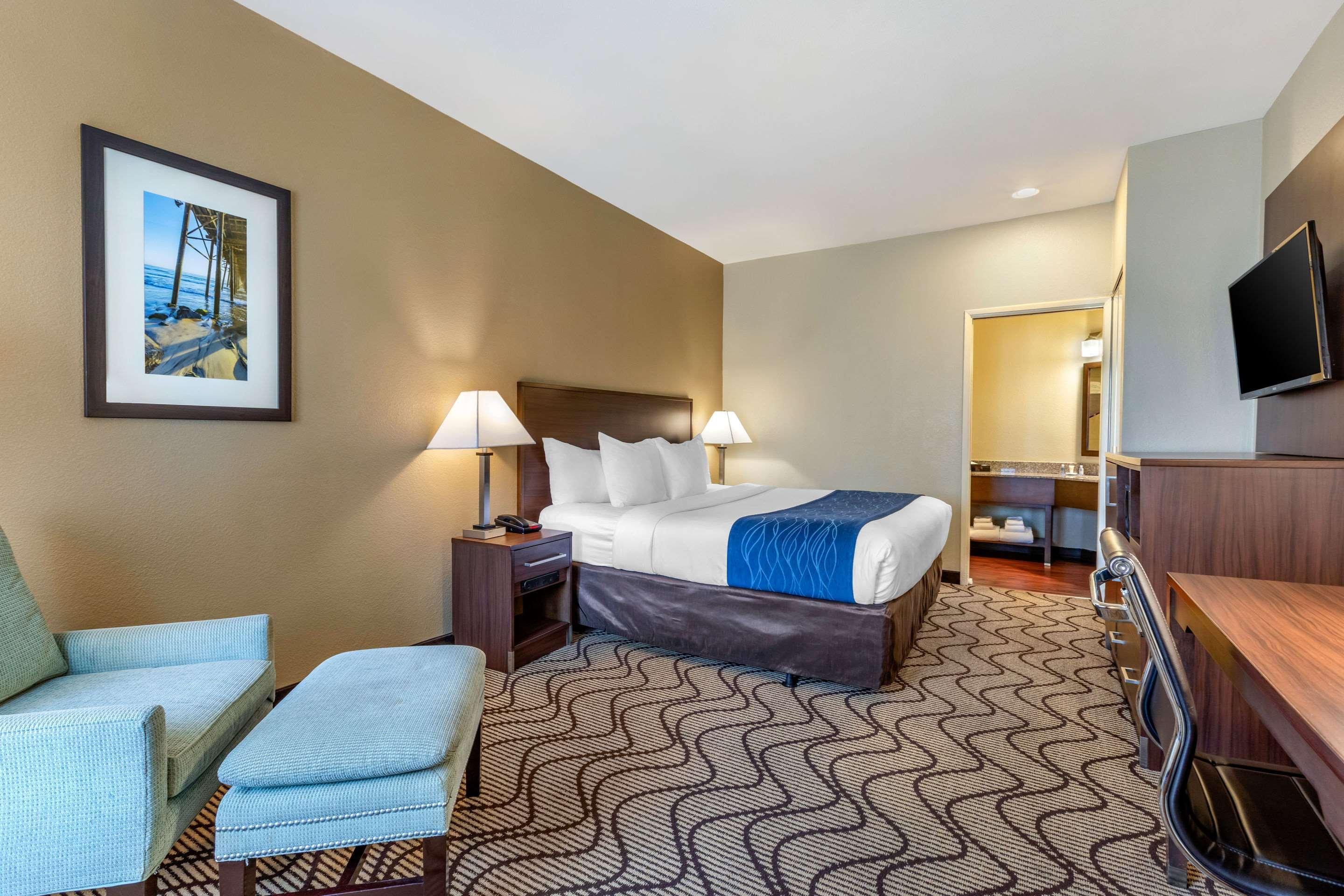 Comfort Inn & Suites Orange County John Wayne Airport Санта-Ана Екстер'єр фото