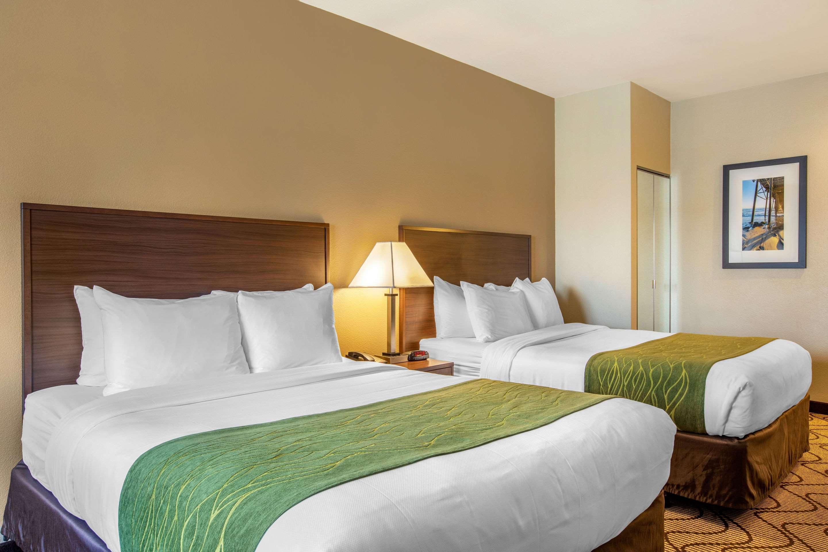 Comfort Inn & Suites Orange County John Wayne Airport Санта-Ана Екстер'єр фото