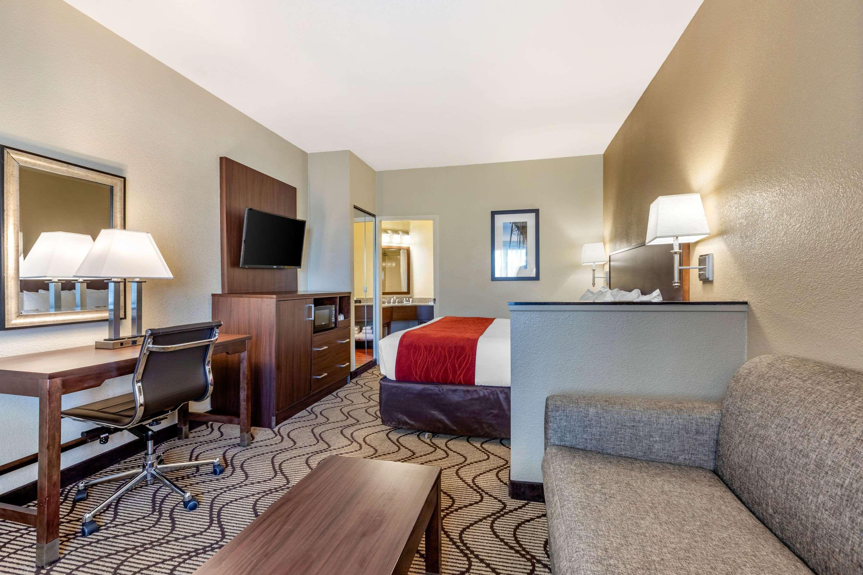 Comfort Inn & Suites Orange County John Wayne Airport Санта-Ана Екстер'єр фото