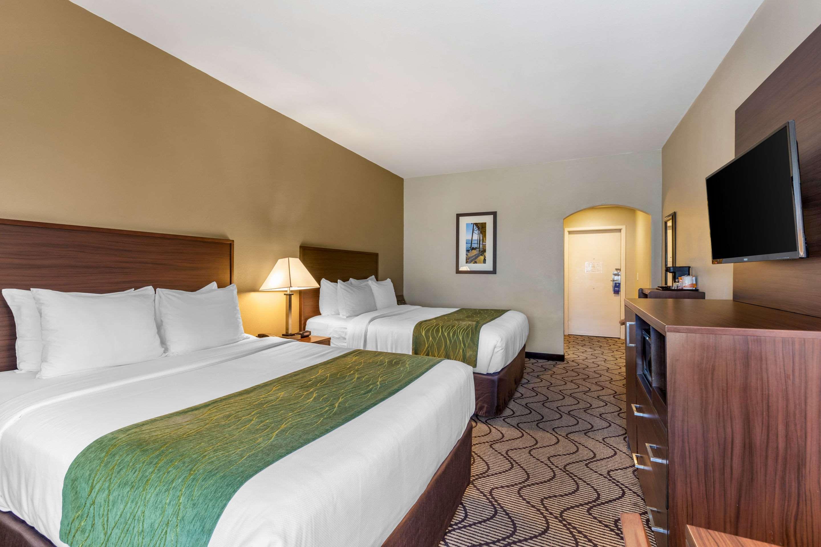 Comfort Inn & Suites Orange County John Wayne Airport Санта-Ана Екстер'єр фото