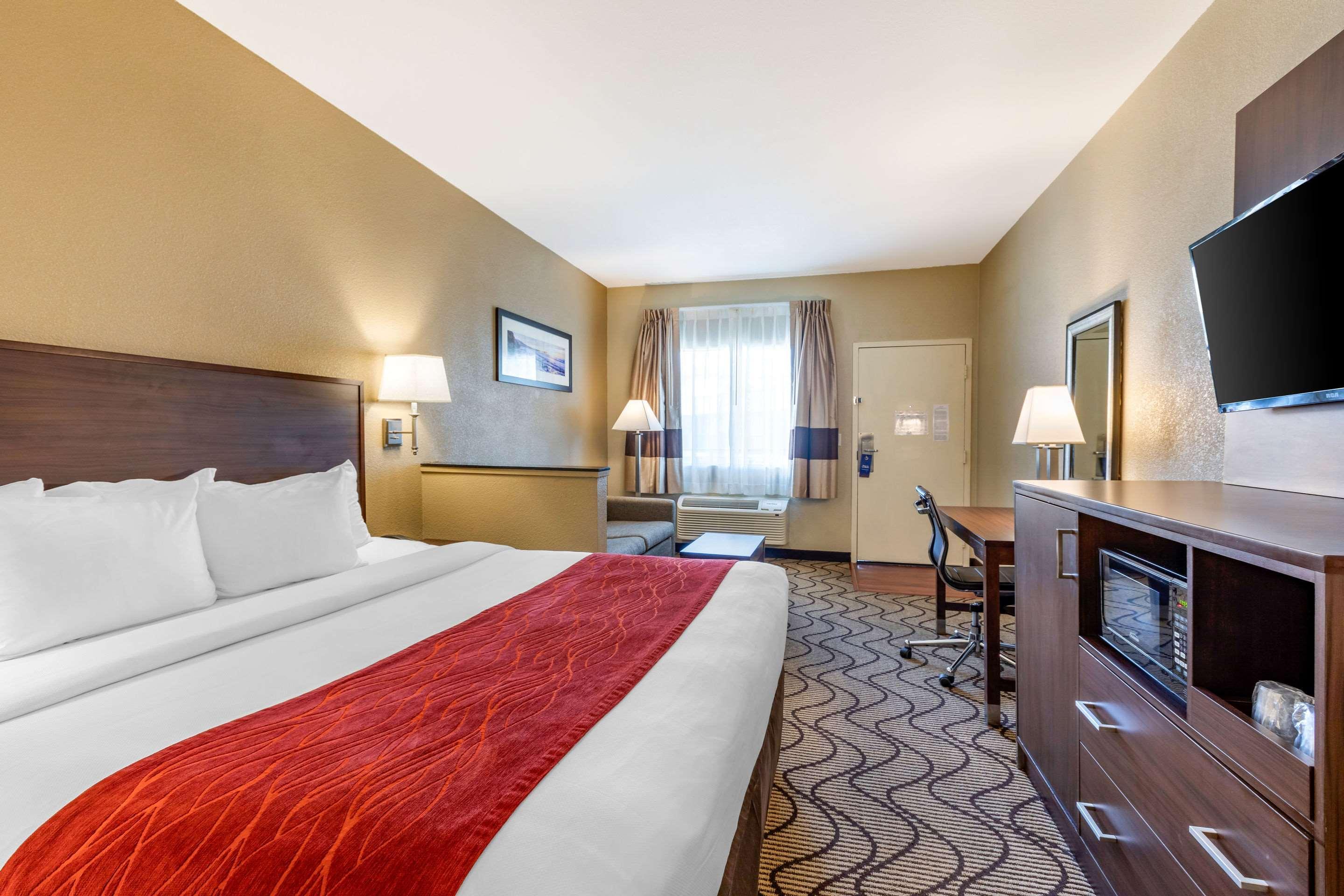 Comfort Inn & Suites Orange County John Wayne Airport Санта-Ана Екстер'єр фото