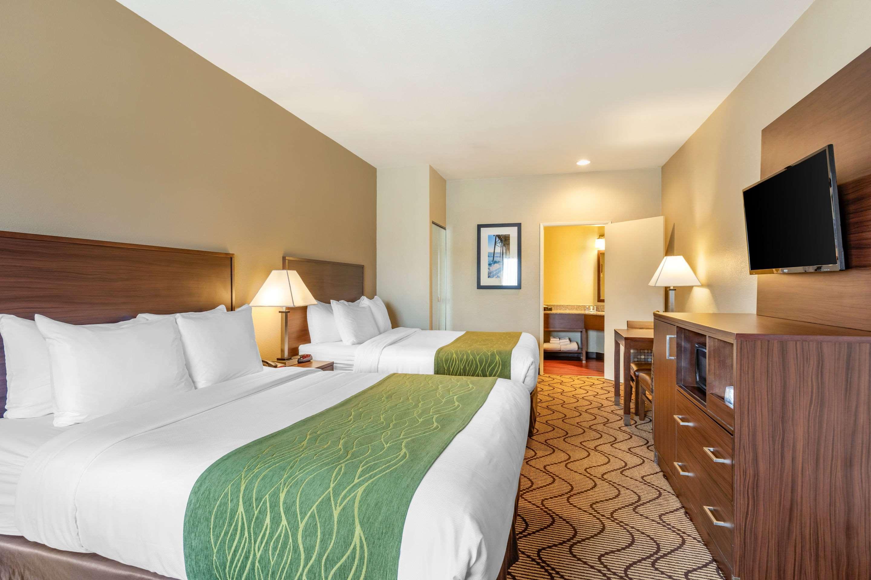 Comfort Inn & Suites Orange County John Wayne Airport Санта-Ана Екстер'єр фото