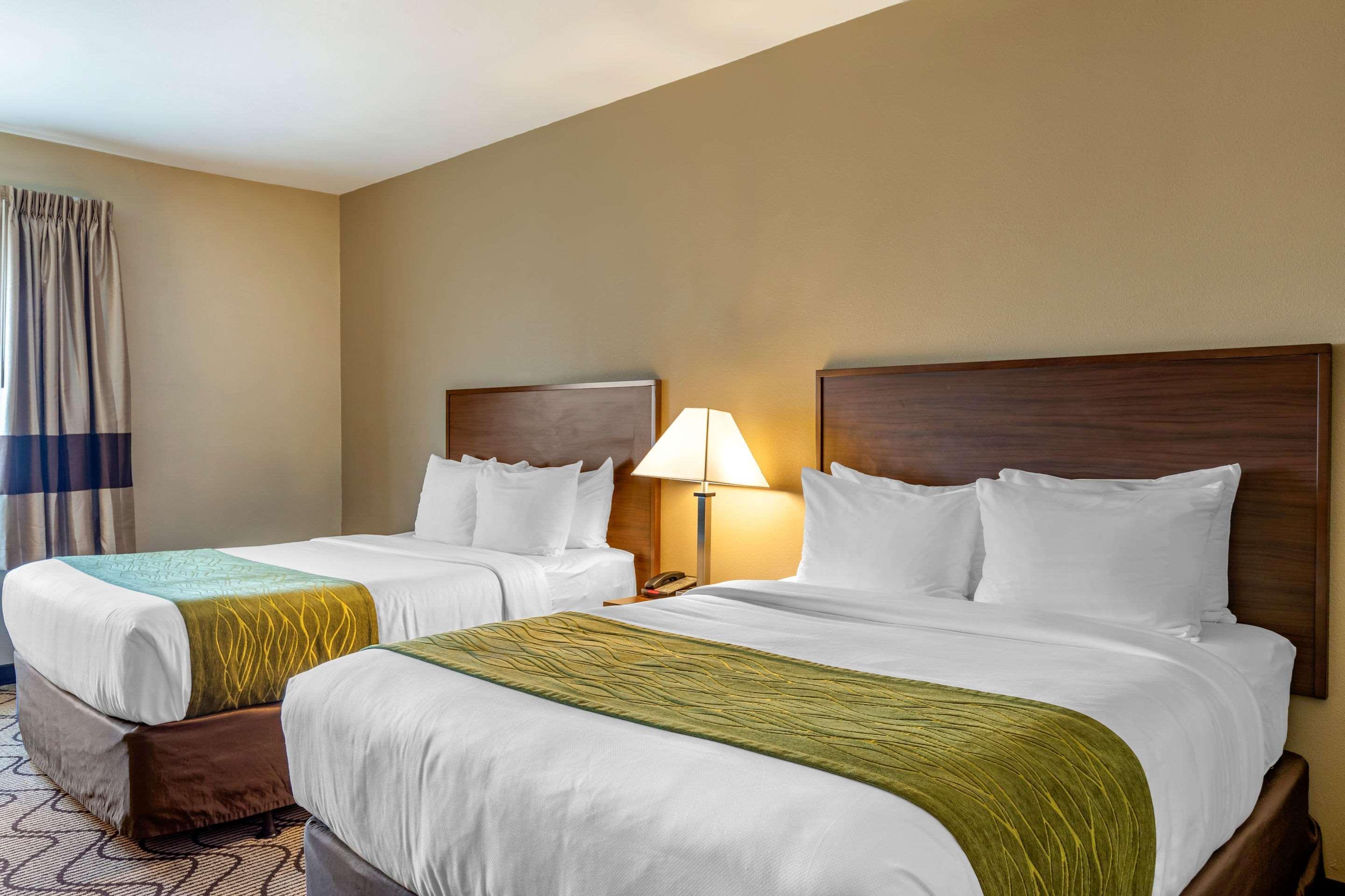 Comfort Inn & Suites Orange County John Wayne Airport Санта-Ана Екстер'єр фото