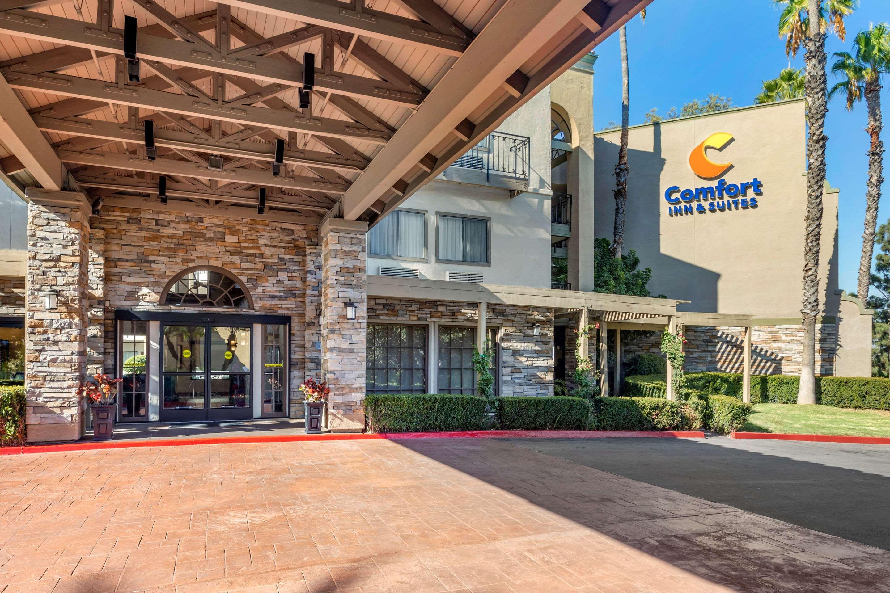 Comfort Inn & Suites Orange County John Wayne Airport Санта-Ана Екстер'єр фото