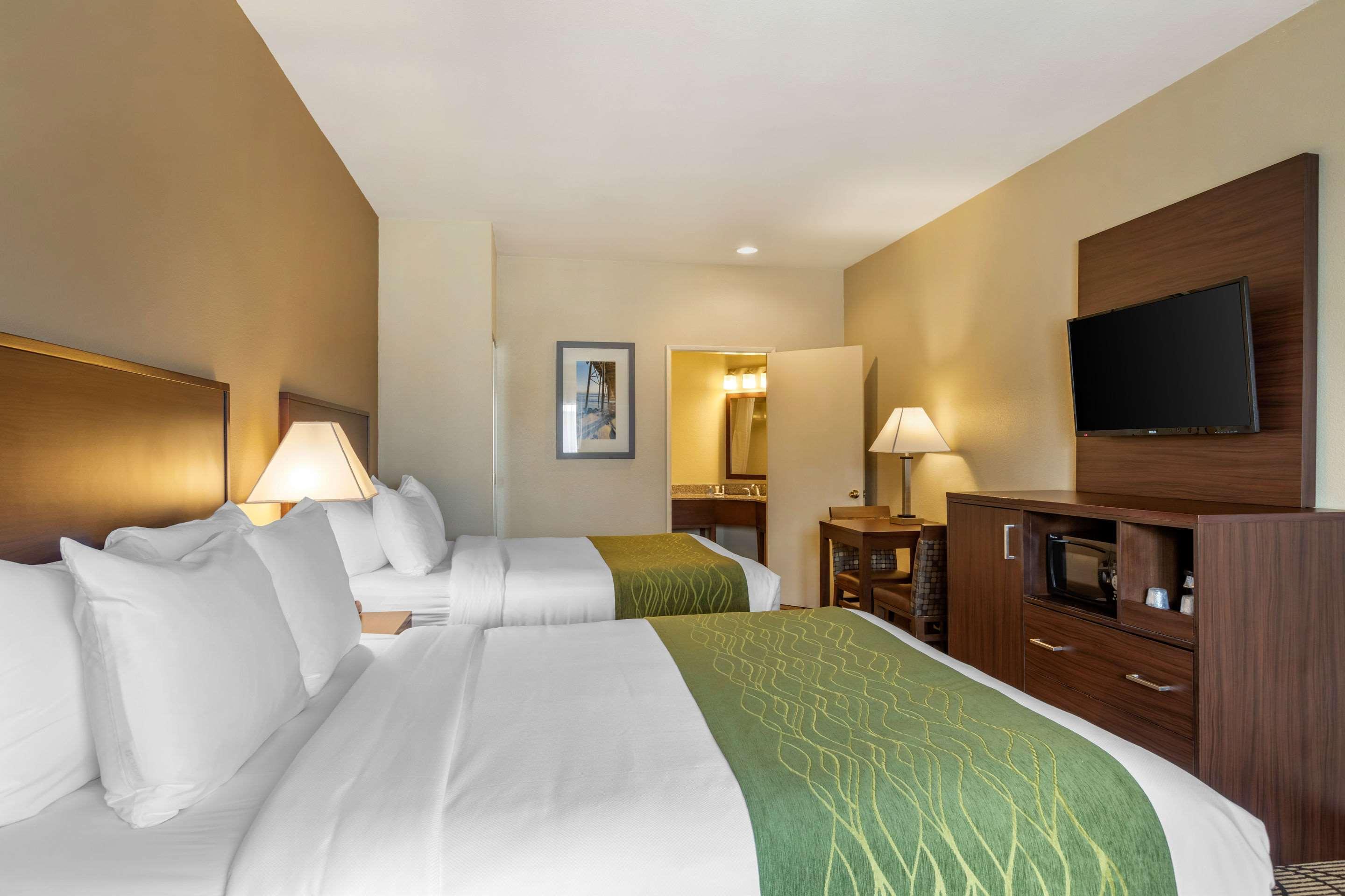 Comfort Inn & Suites Orange County John Wayne Airport Санта-Ана Екстер'єр фото