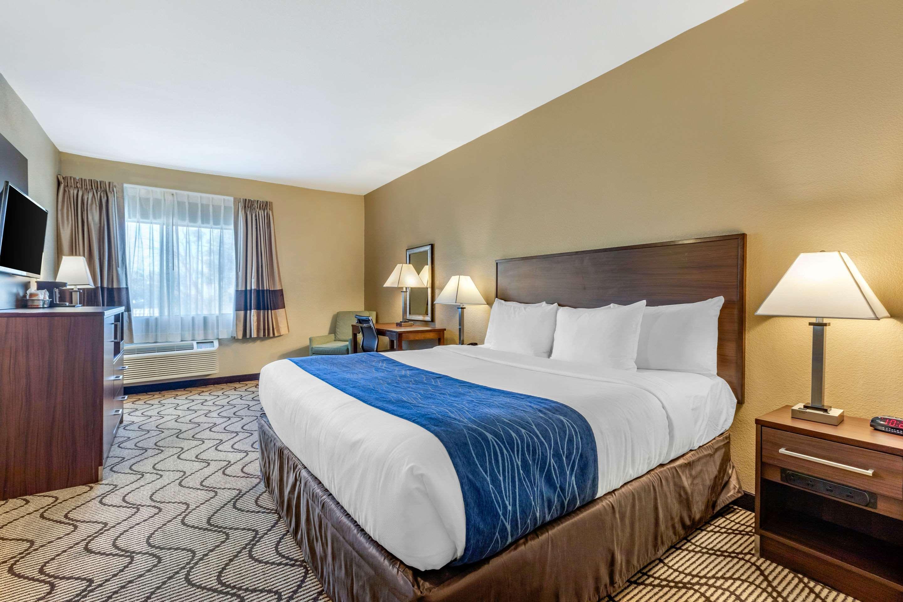 Comfort Inn & Suites Orange County John Wayne Airport Санта-Ана Екстер'єр фото