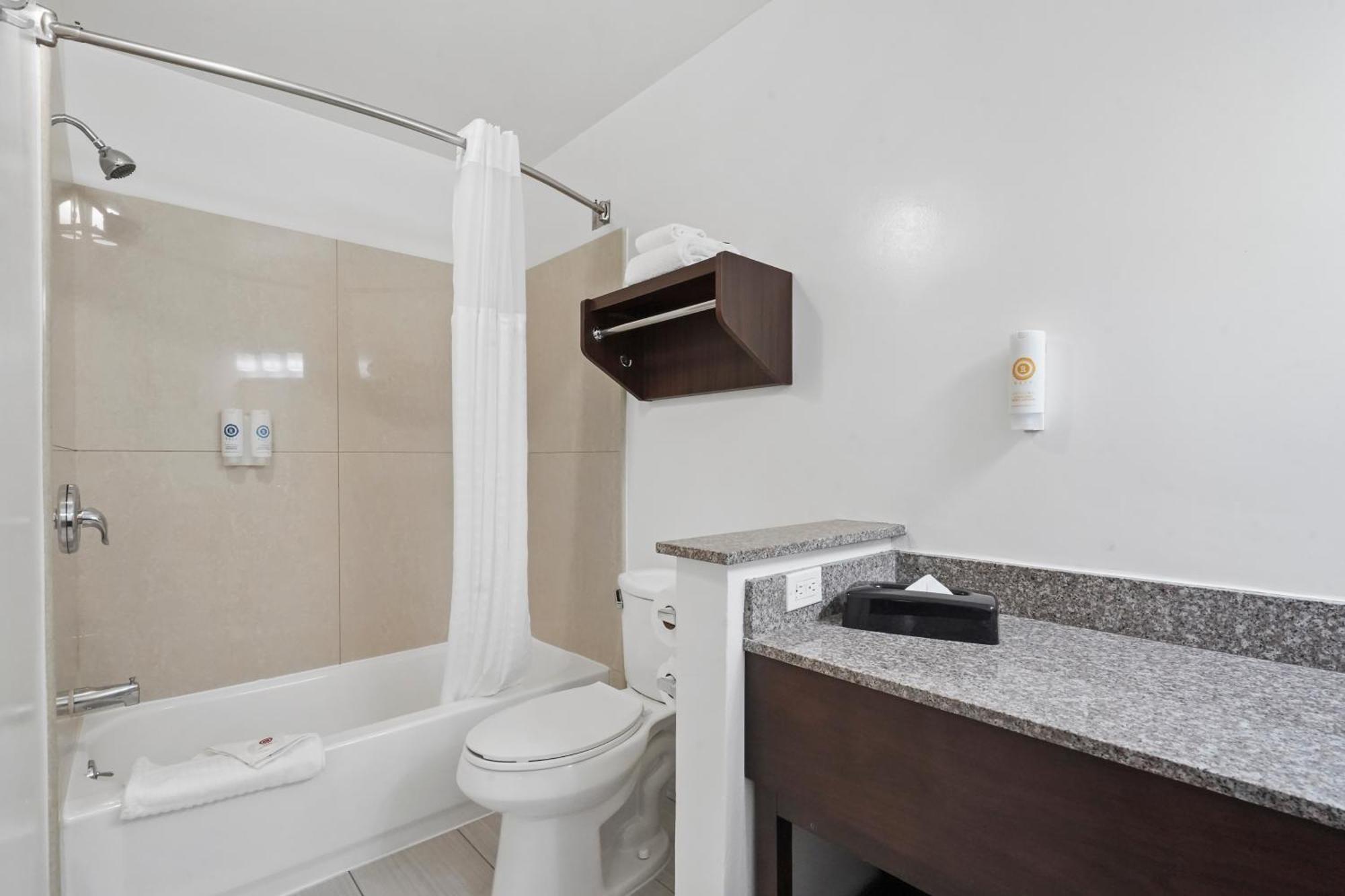 Comfort Inn & Suites Orange County John Wayne Airport Санта-Ана Екстер'єр фото