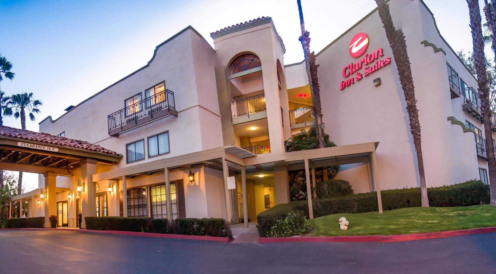Comfort Inn & Suites Orange County John Wayne Airport Санта-Ана Екстер'єр фото
