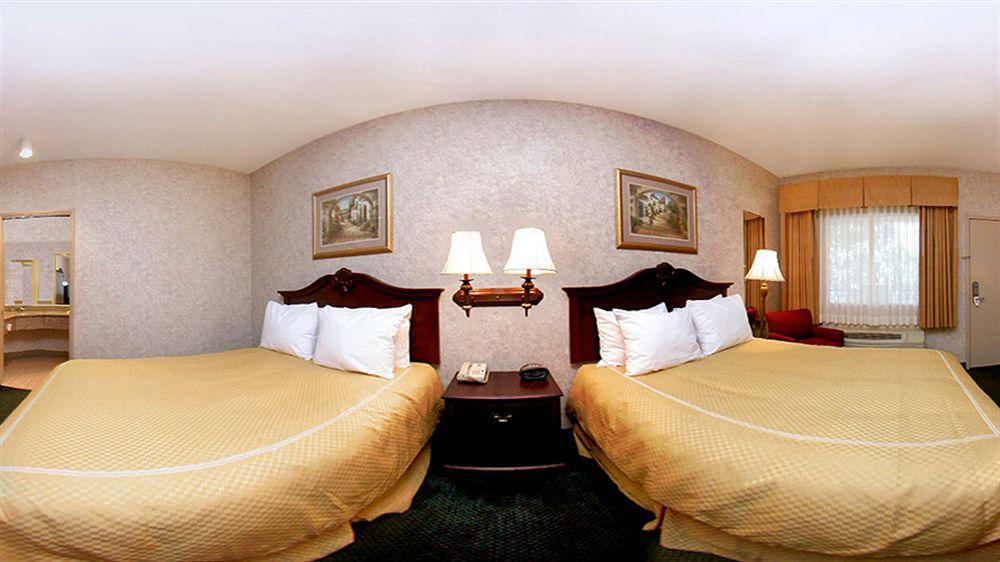 Comfort Inn & Suites Orange County John Wayne Airport Санта-Ана Екстер'єр фото